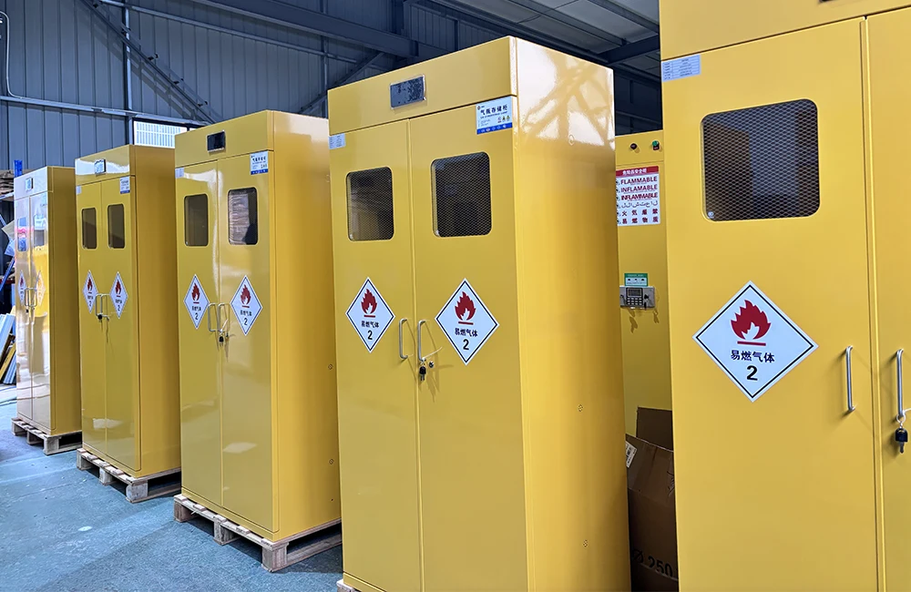 Miks vajavad kemikaalid professionaalseid turvakappe?